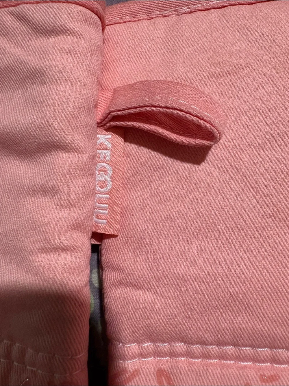 Pink Oven Mitts - Brand Not Visible